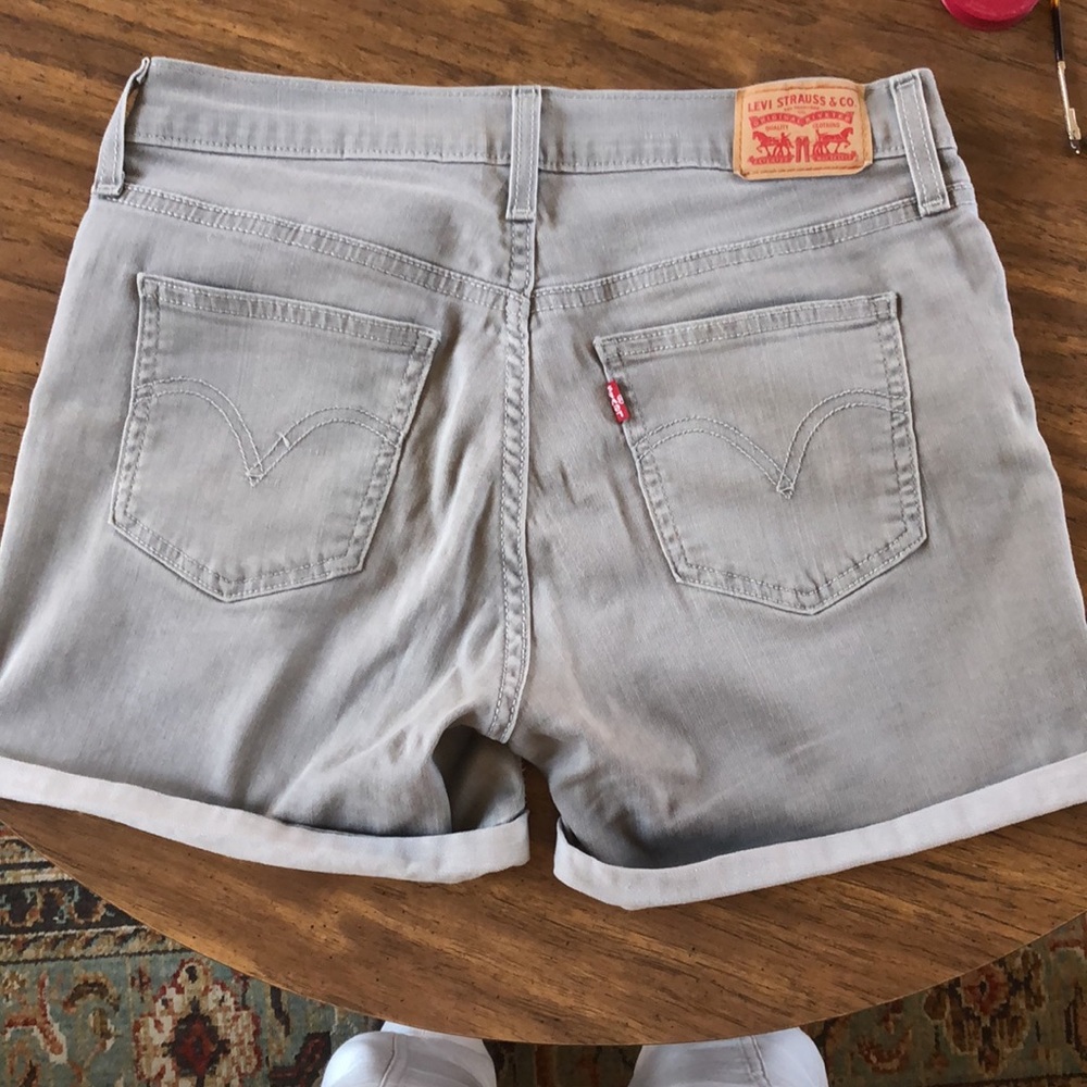 Levi’s grey folded hem jean shorts • US women’s 29• Grey